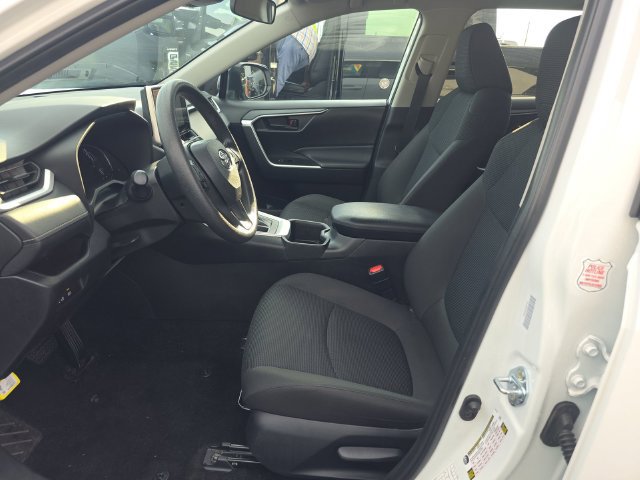 Used 2025 Toyota RAV4 LE AWD/4WD image 14