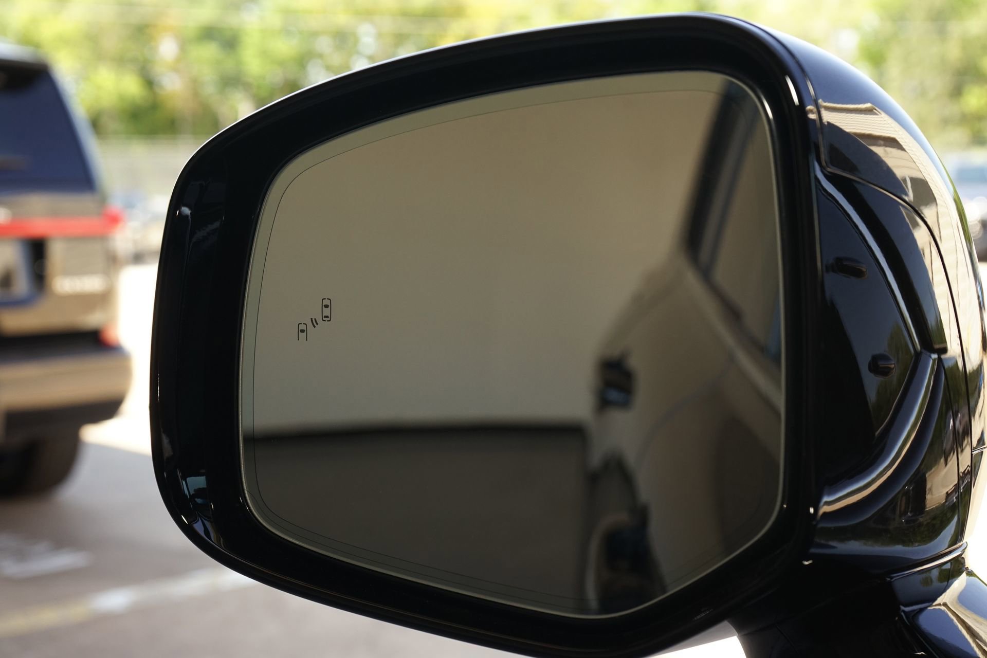 Used 2025 Lexus LX 600 4WD w/ Accessory Package (2T) image 27