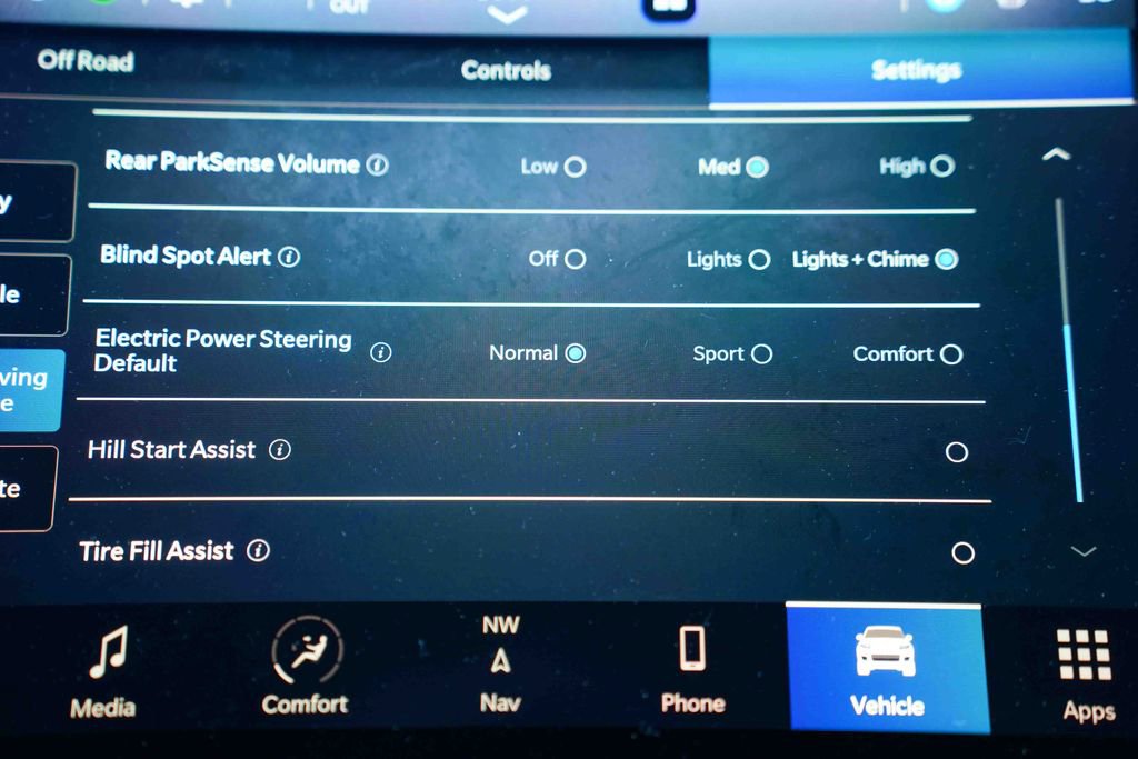 Used 2021 Jeep Grand Cherokee L Overland AWD/4WD image 45