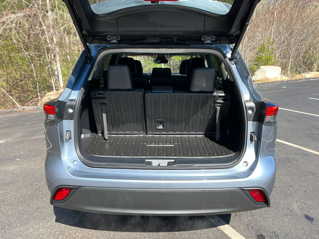Used 2023 Toyota Highlander XLE image 25
