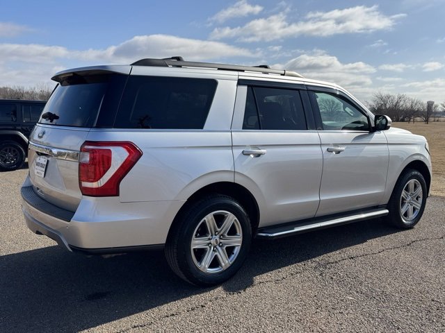 Used 2019 Ford Expedition XLT w/ Equipment Group 202A image 6