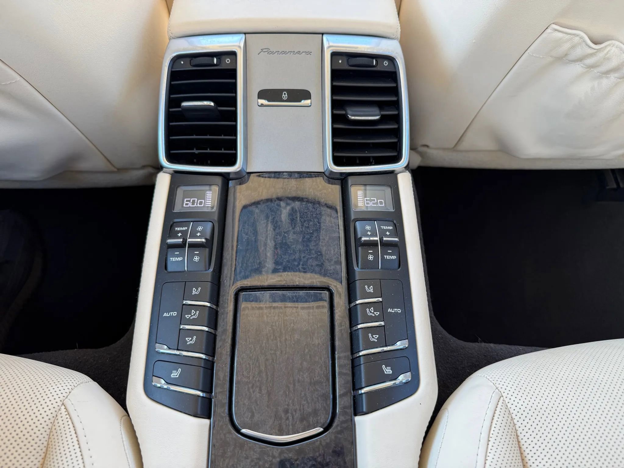 Used 2016 Porsche Panamera Turbo image 13