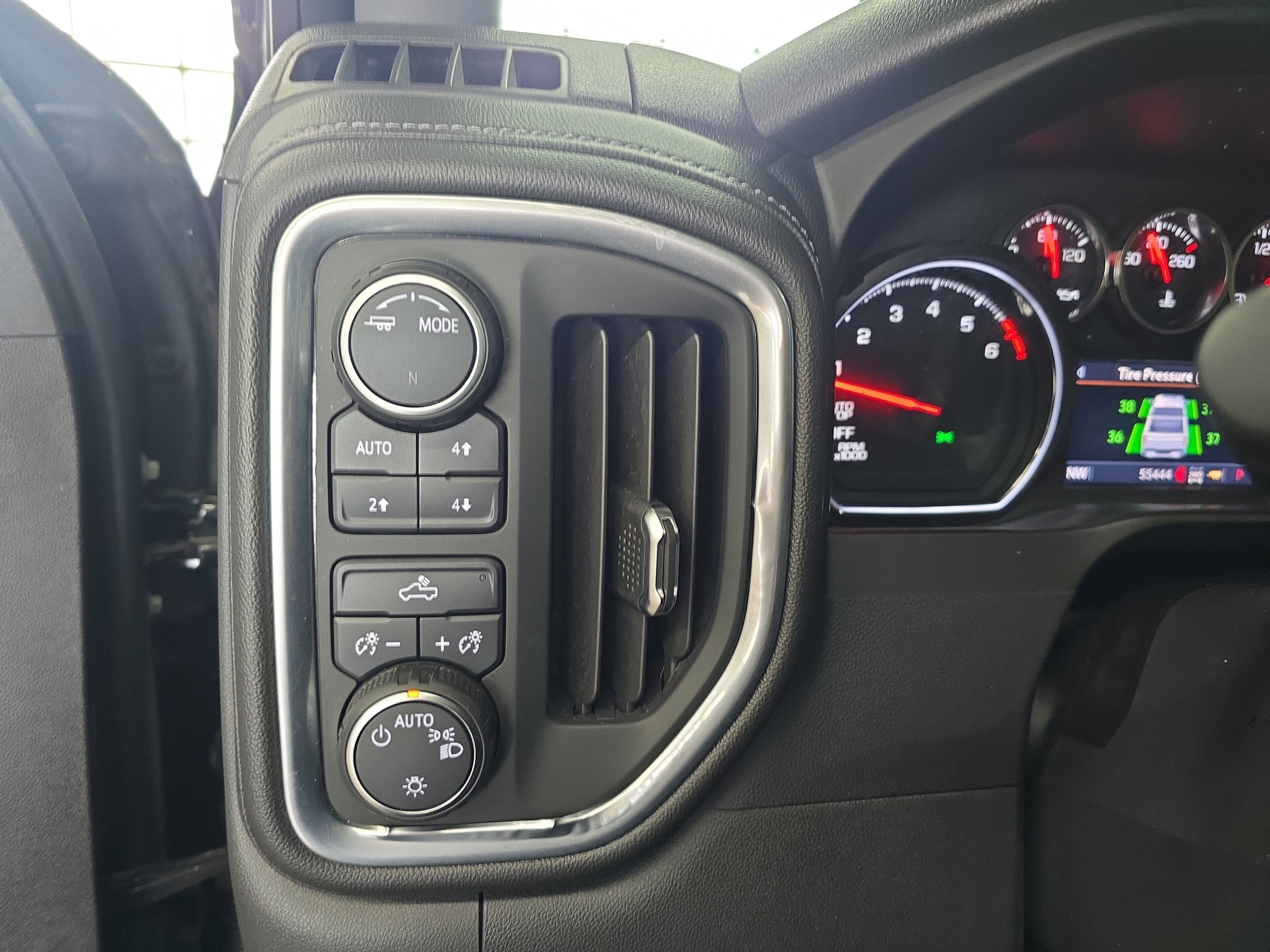Used 2020 Chevrolet Silverado 1500 LT w/ All-Star Edition AWD/4WD image 24