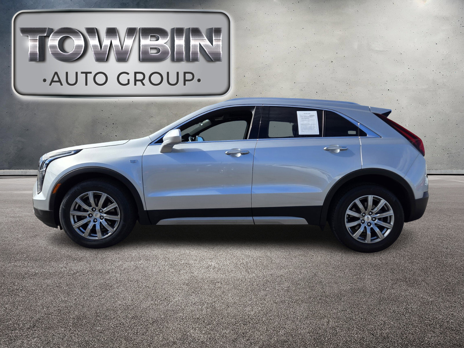 Used 2019 Cadillac XT4 Premium Luxury w/ Cold Weather Package image 8