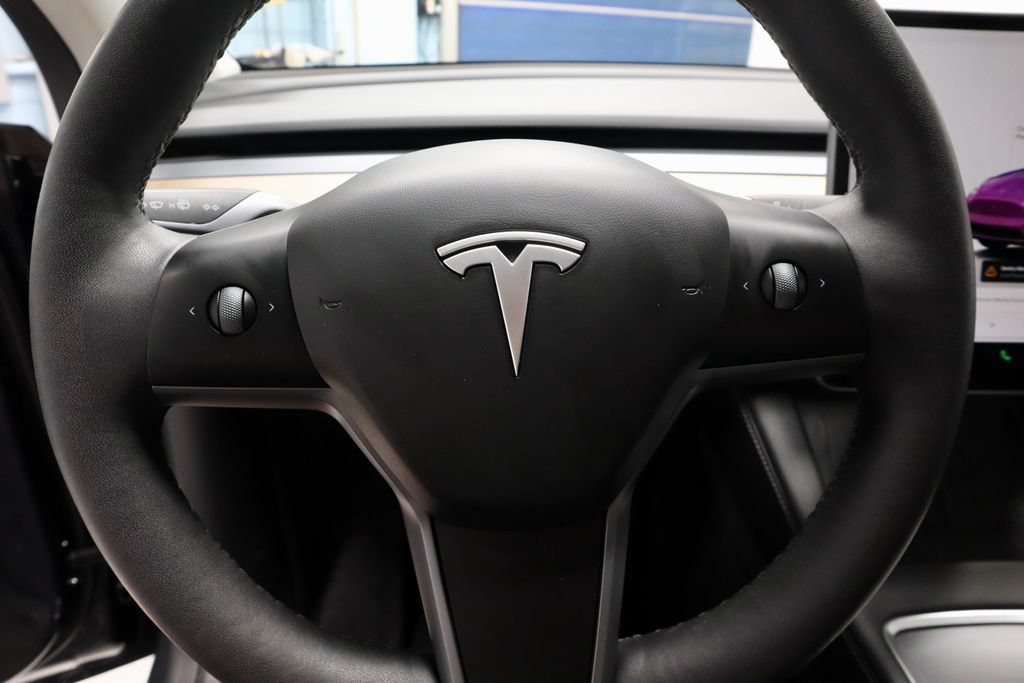 Used 2024 Tesla Model Y Long Range AWD/4WD image 31
