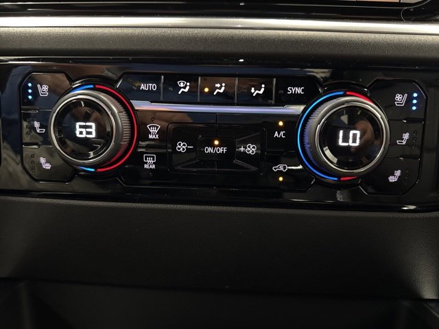 Used 2024 Chevrolet Silverado 1500 High Country image 21