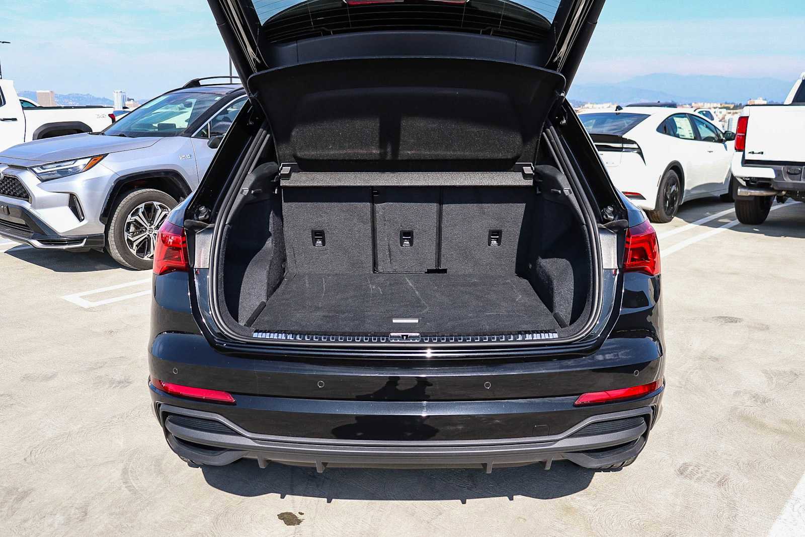 Used 2025 Audi Q3 2.0T Premium Plus w/ Premium Plus Package image 38