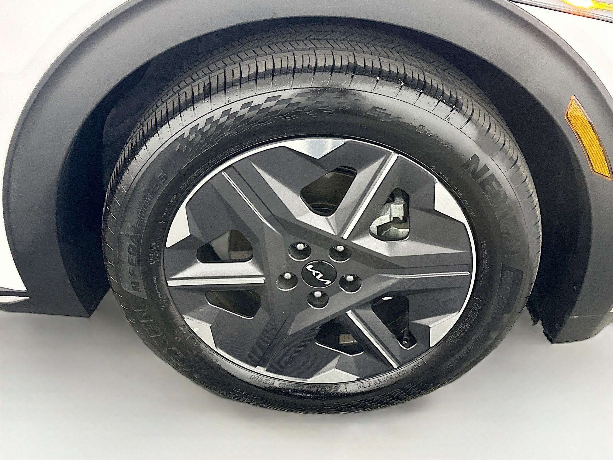 Used 2025 Kia EV6 Light image 11