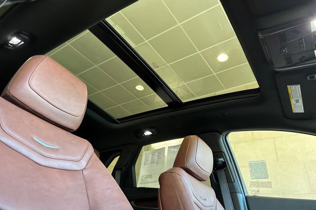 Certified 2025 Cadillac XT5 Sportv w/ Technology Package image 17