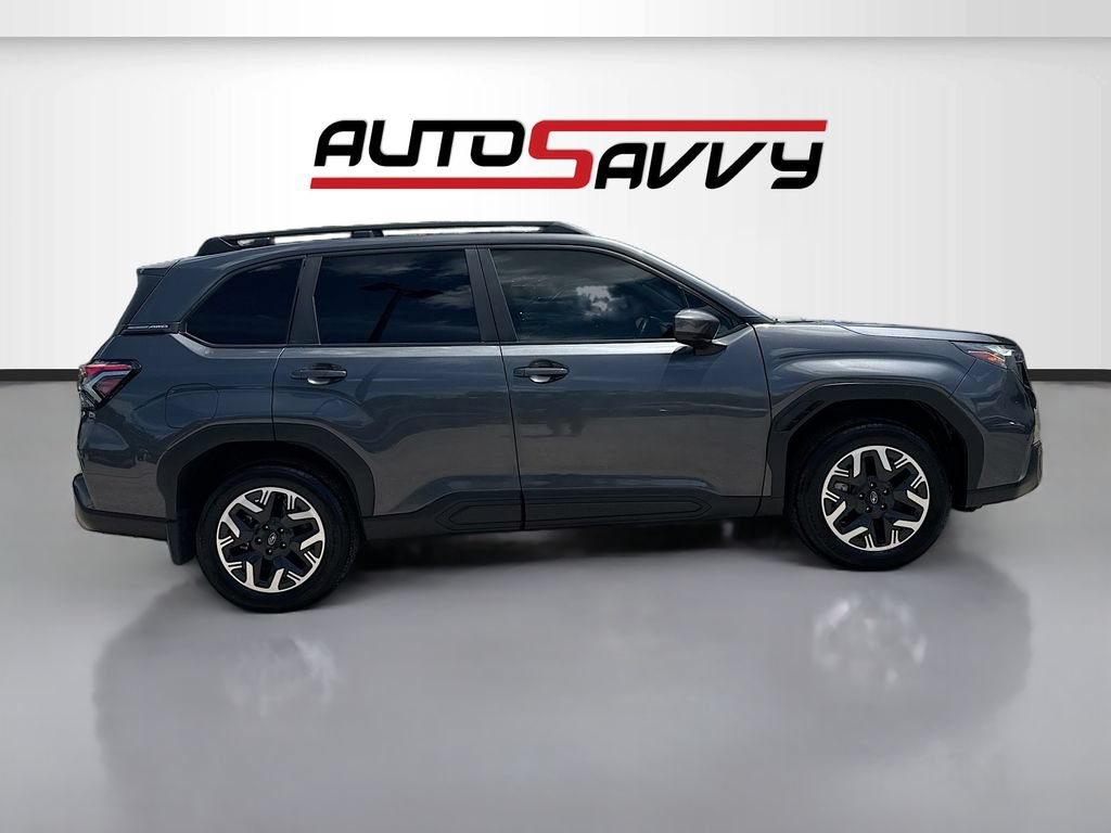 Used 2025 Subaru Forester Premium AWD/4WD image 8