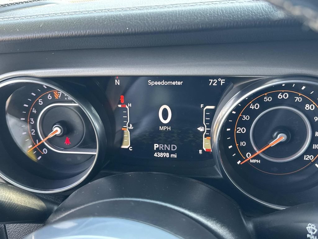 Used 2022 Jeep Wrangler Unlimited Sahara w/ Cold Weather Group AWD/4WD image 28