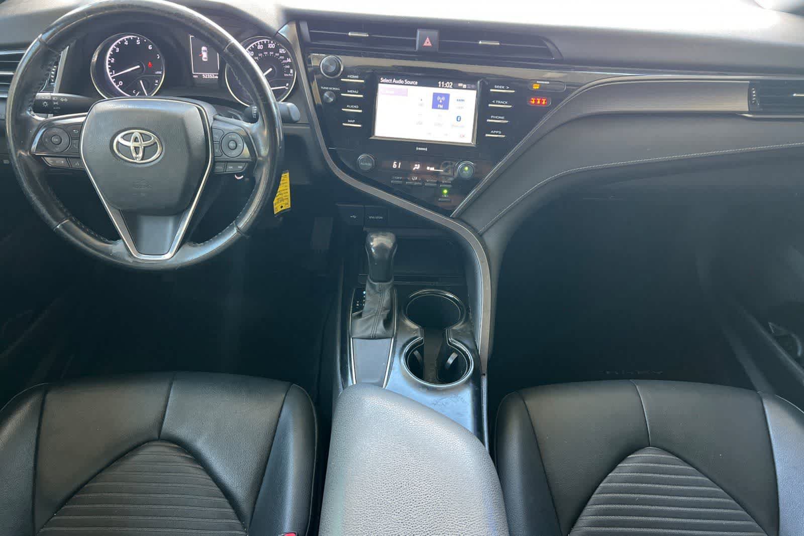 Used 2020 Toyota Camry SE w/ Carpet Mat Package FWD image 4