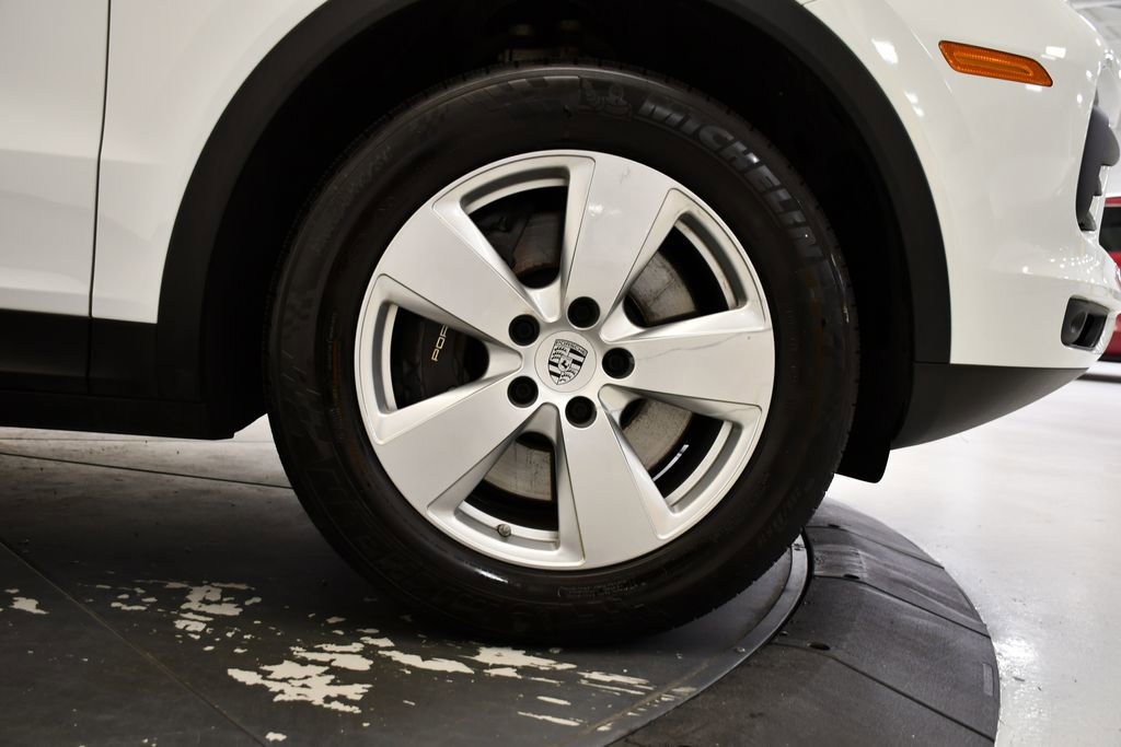 Used 2023 Porsche Cayenne image 18
