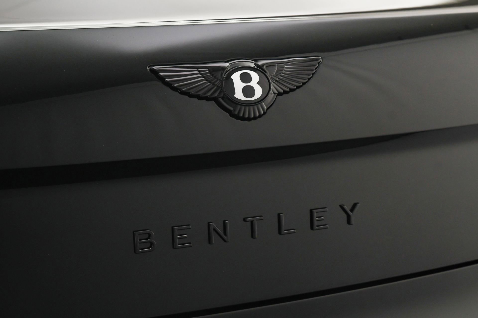 New 2026 Bentley Flying Spur Plug-In Hybrid image 24