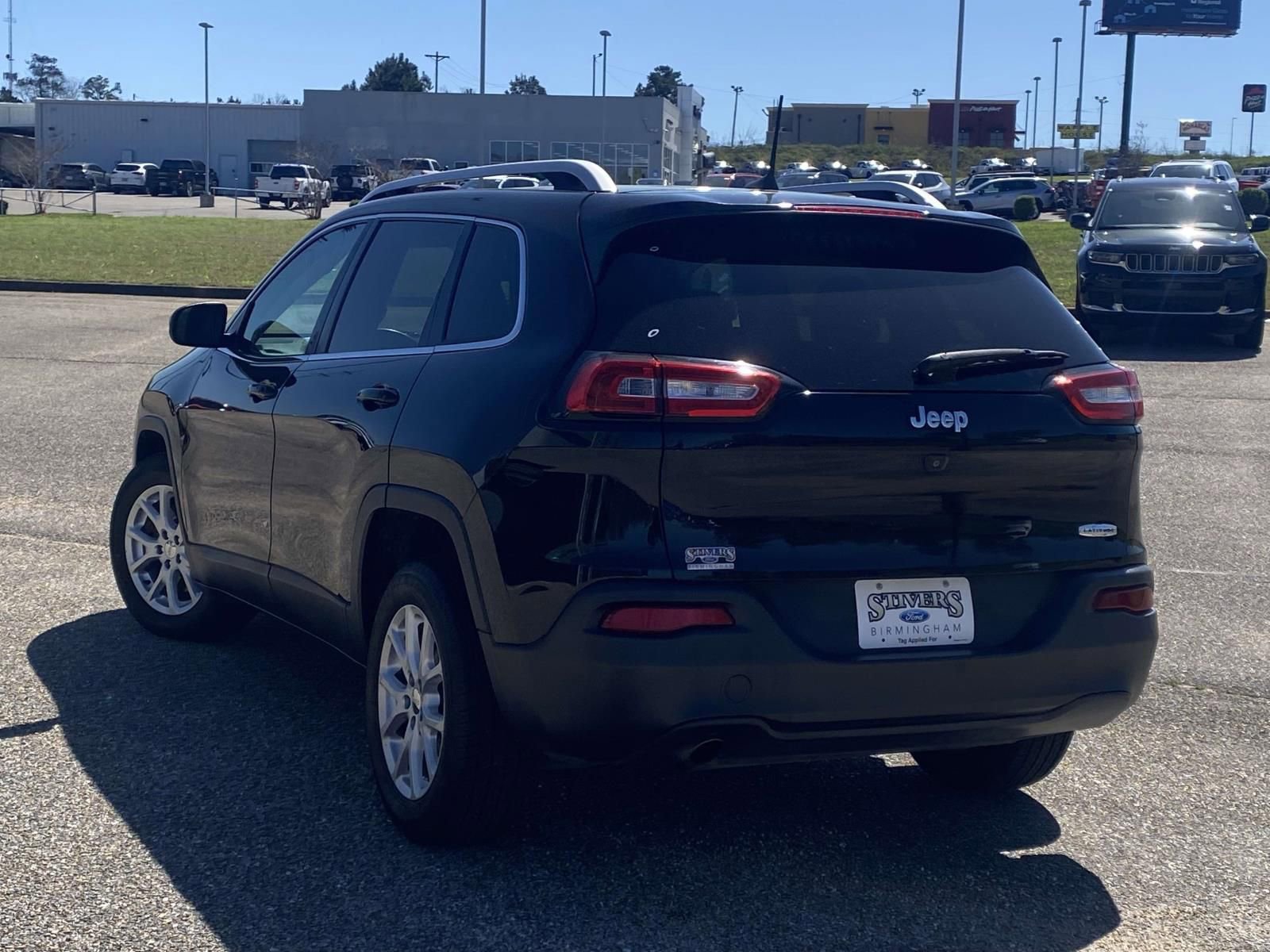 Used 2018 Jeep Cherokee Latitude Plus image 5
