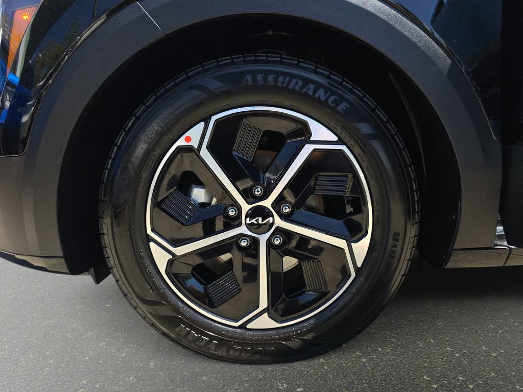 Used 2023 Kia Niro EX FWD image 36