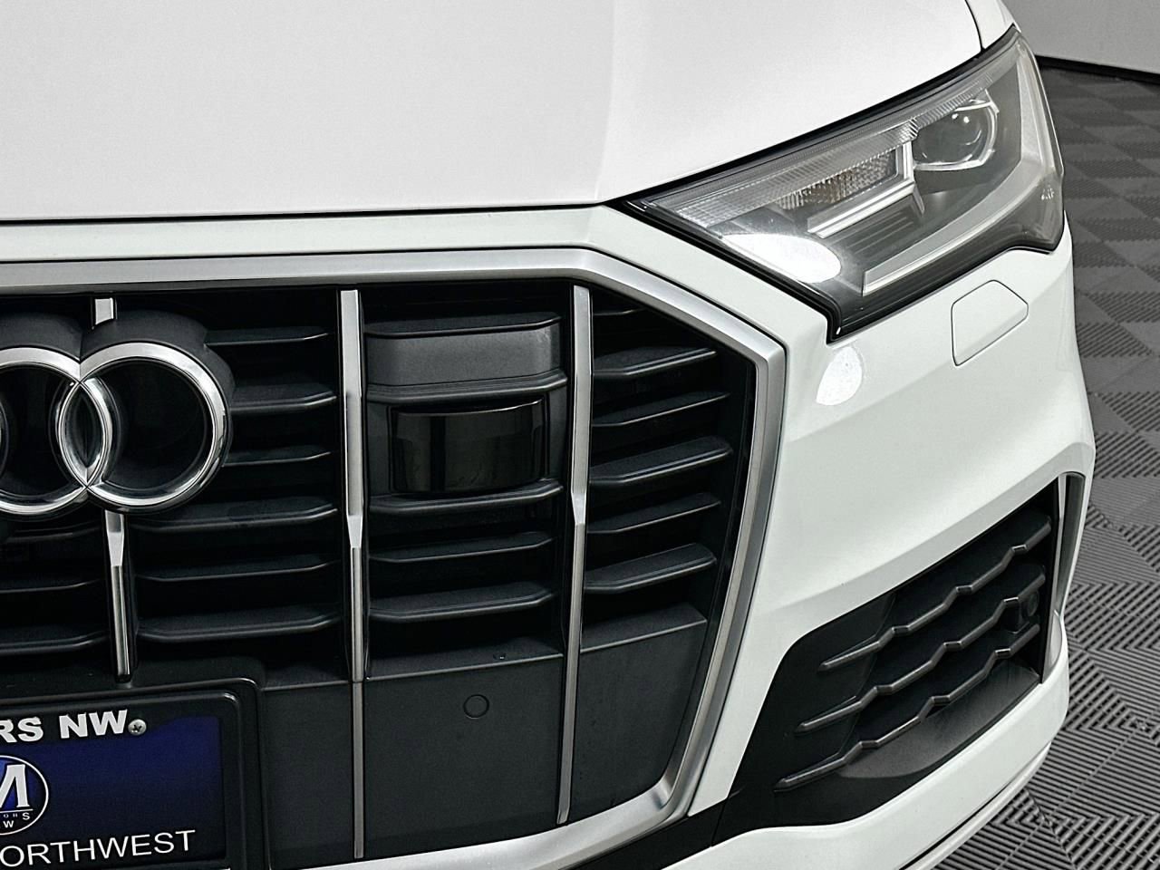 Used 2023 Audi Q7 3.0T Premium Plus AWD/4WD image 4