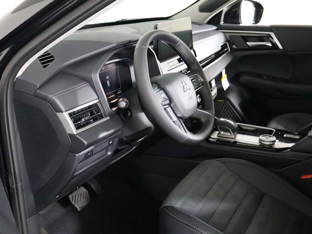 New 2025 Mitsubishi Outlander SE FWD image 27
