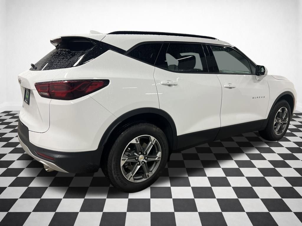 Certified 2025 Chevrolet Blazer LT w/ Convenience Package image 9