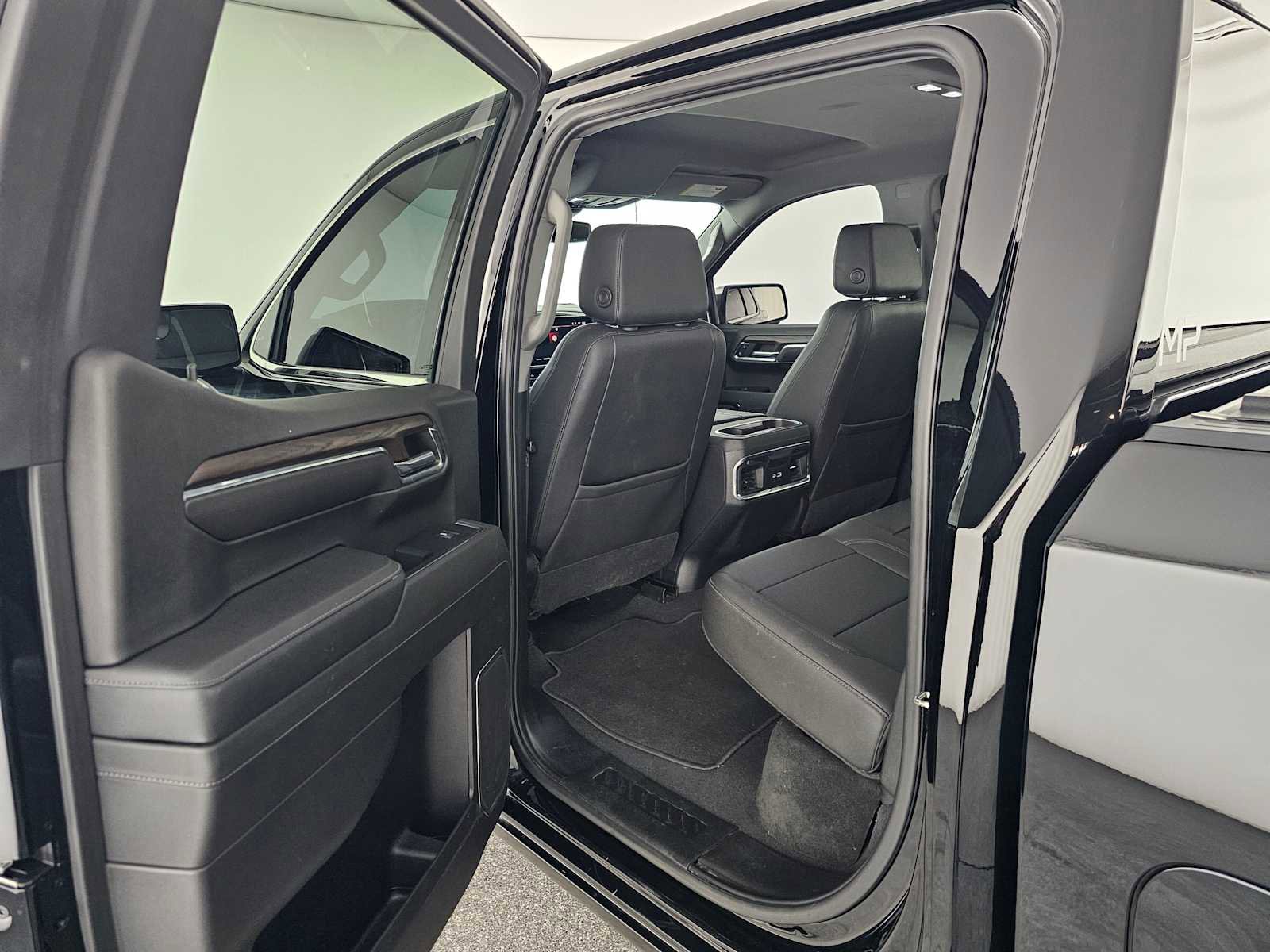 Used 2022 GMC Sierra 1500 SLT w/ SLT Convenience Package image 16