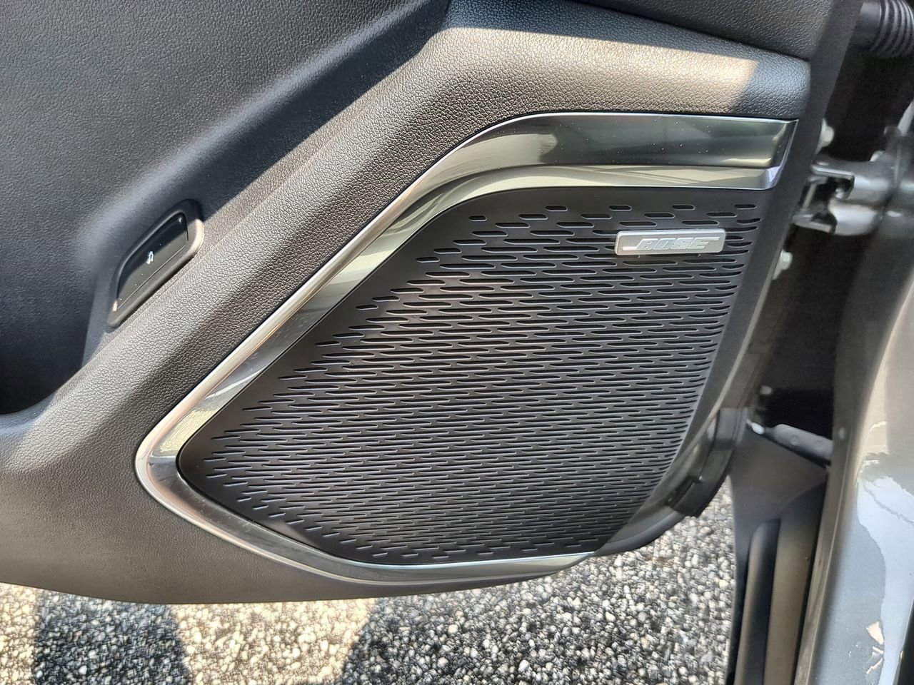 New 2025 GMC Acadia Elevation image 24