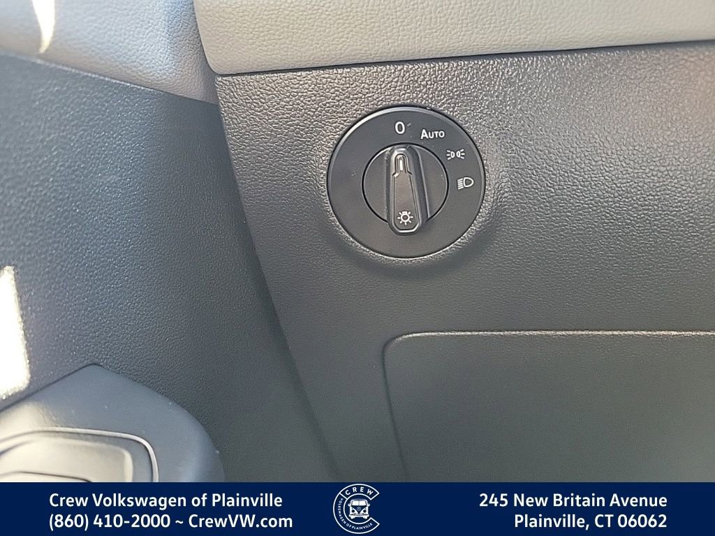 Certified 2022 Volkswagen Taos SE AWD/4WD image 13