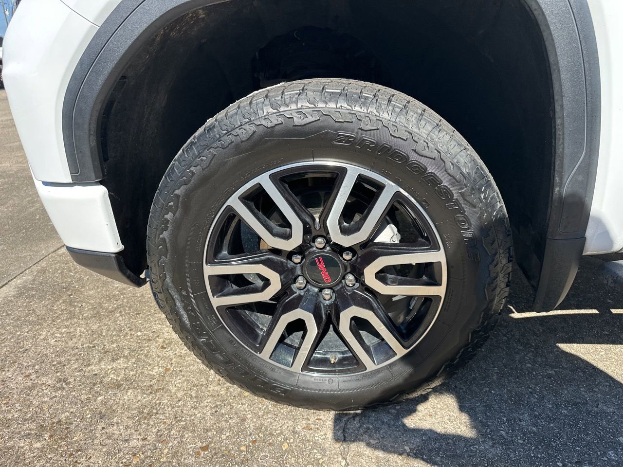 Used 2024 GMC Sierra 1500 AT4 w/ Technology Package image 7