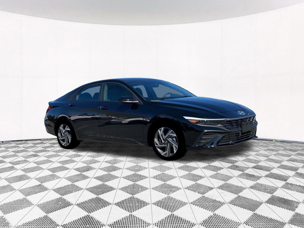 New 2025 Hyundai Elantra SEL image 16
