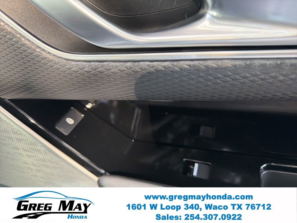 Used 2019 Land Rover Range Rover Velar R-Dynamic SE image 29