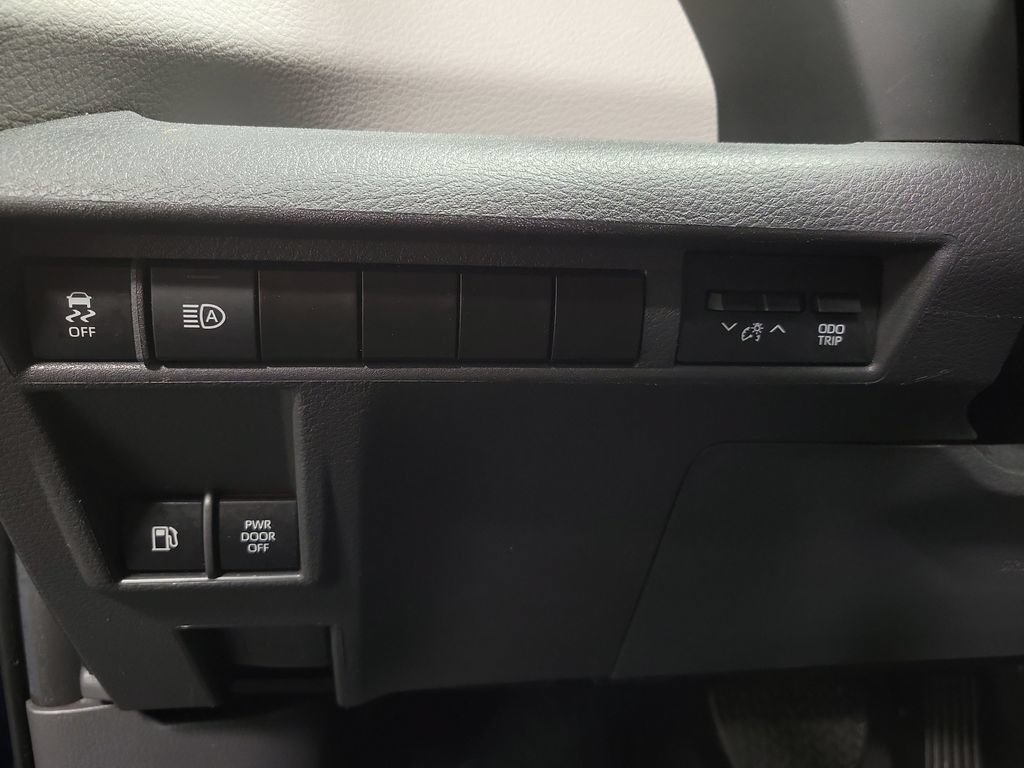 Used 2024 Toyota Sienna XLE AWD/4WD image 15