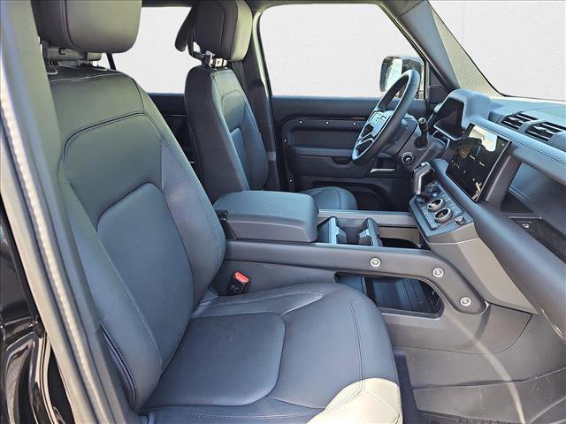 New 2025 Land Rover Defender 110 S image 10
