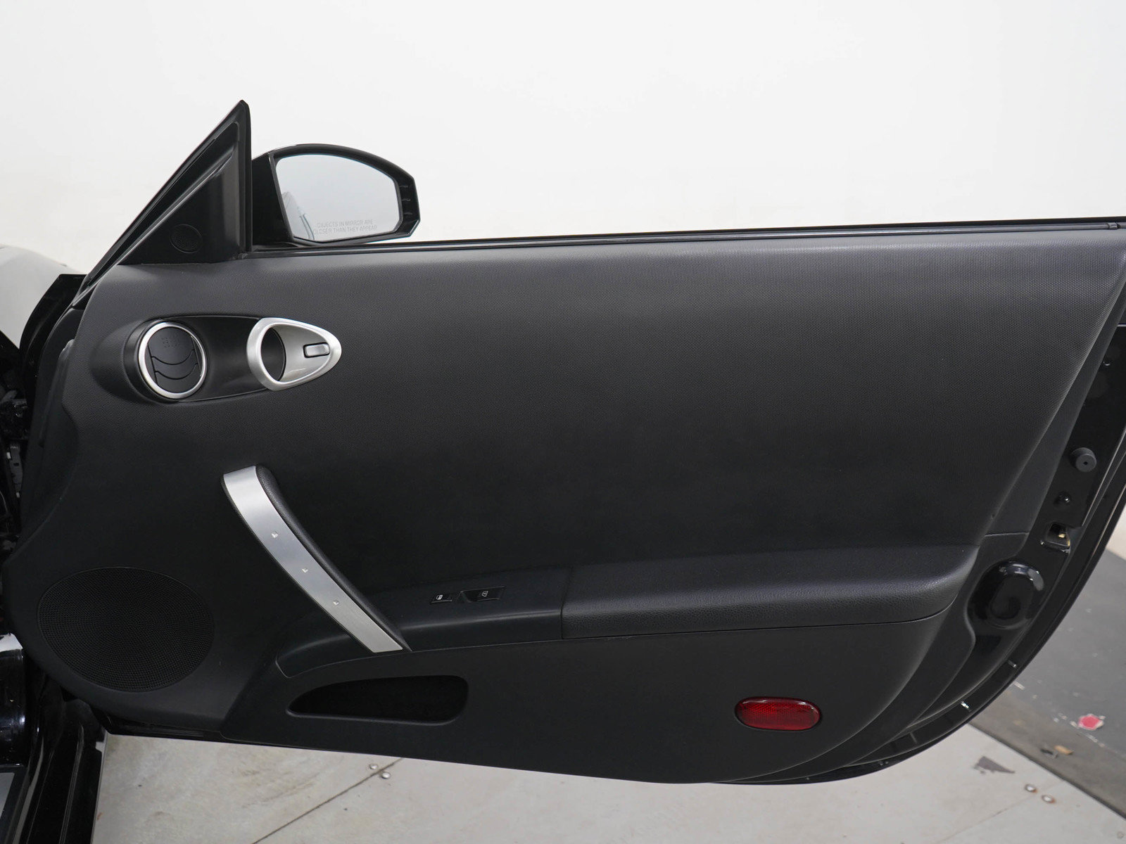 Used 2005 Nissan 350Z Touring RWD image 9