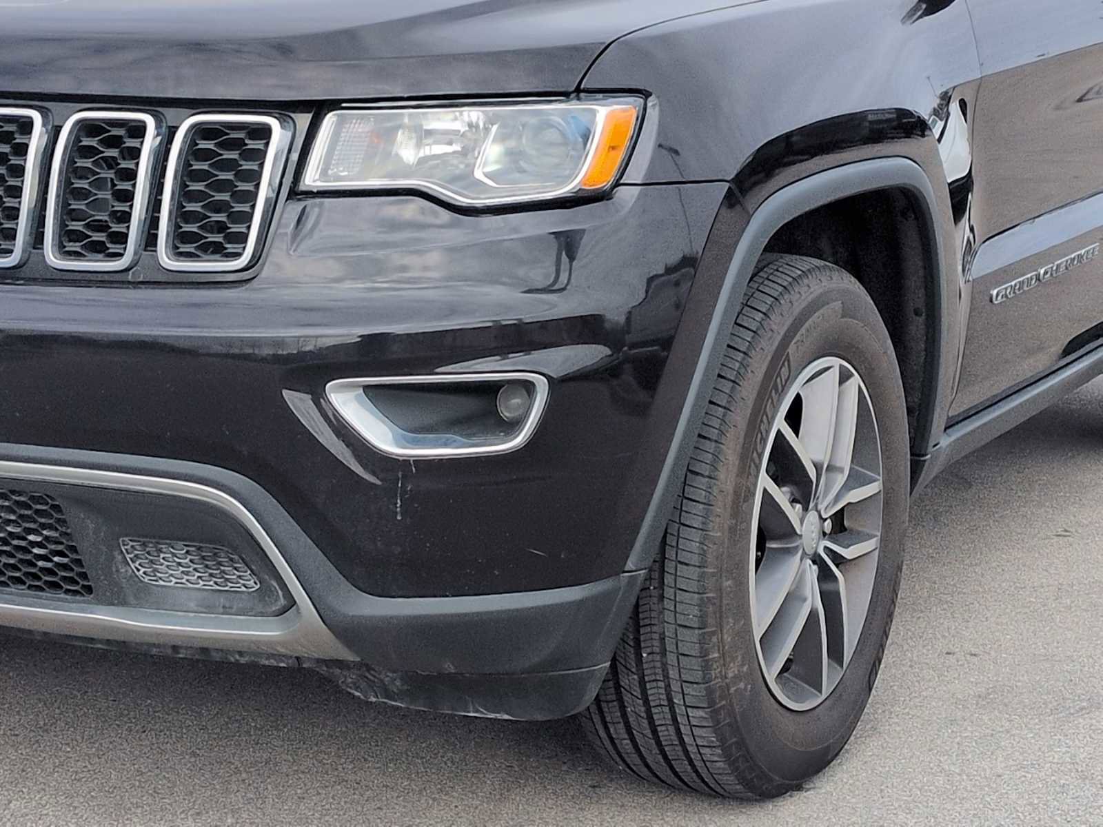 Used 2018 Jeep Grand Cherokee Limited image 10