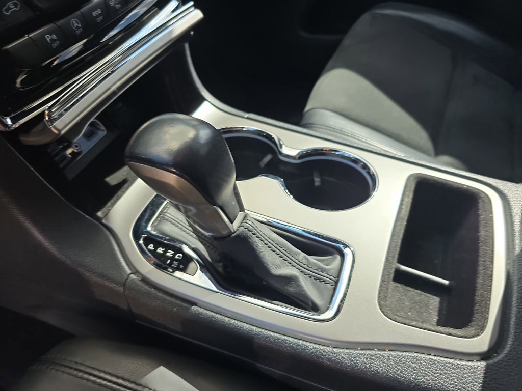 Used 2019 Jeep Grand Cherokee Altitude image 26