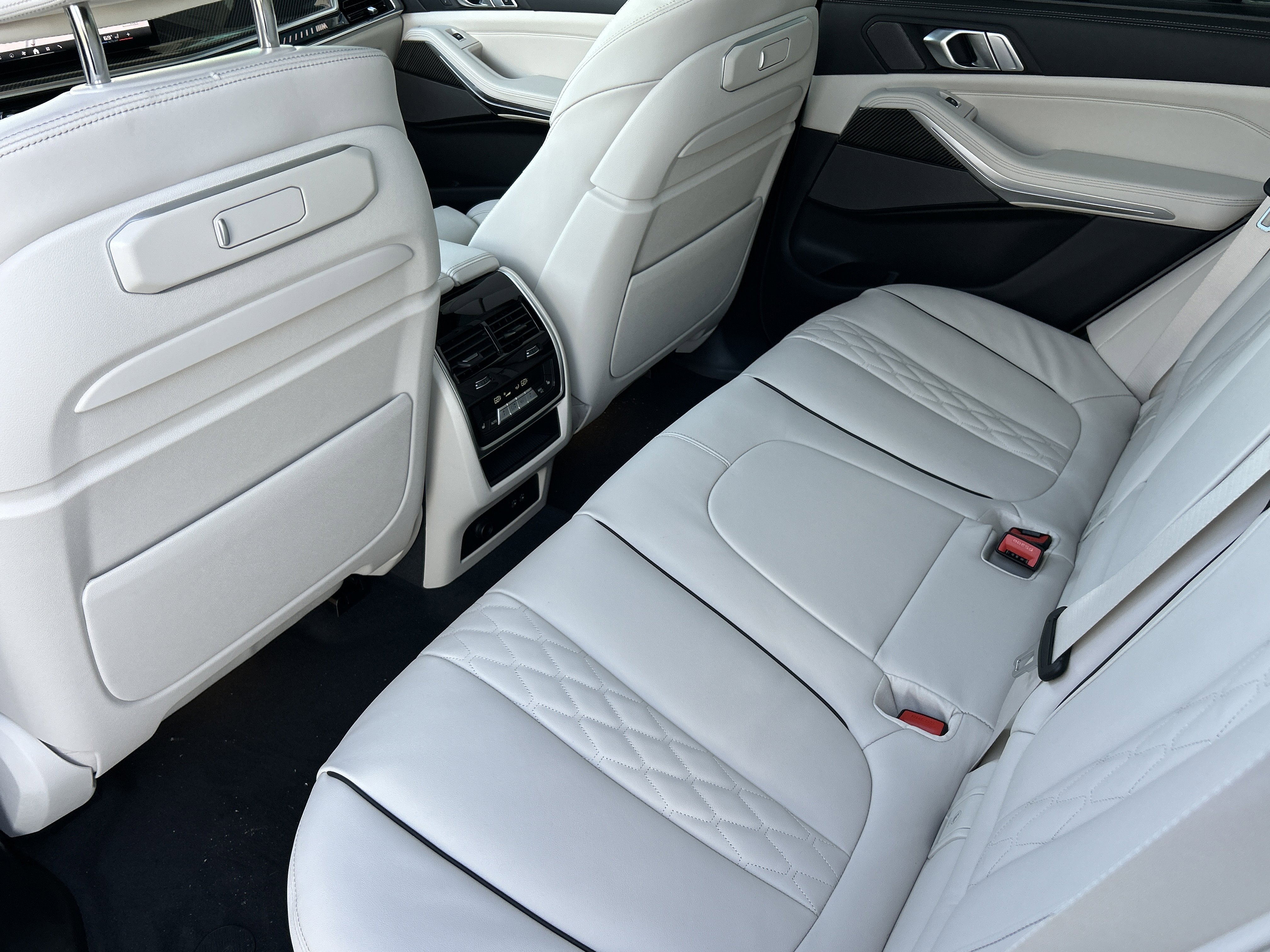New 2026 BMW X5 M60i w/ Executive Package AWD/4WD image 16