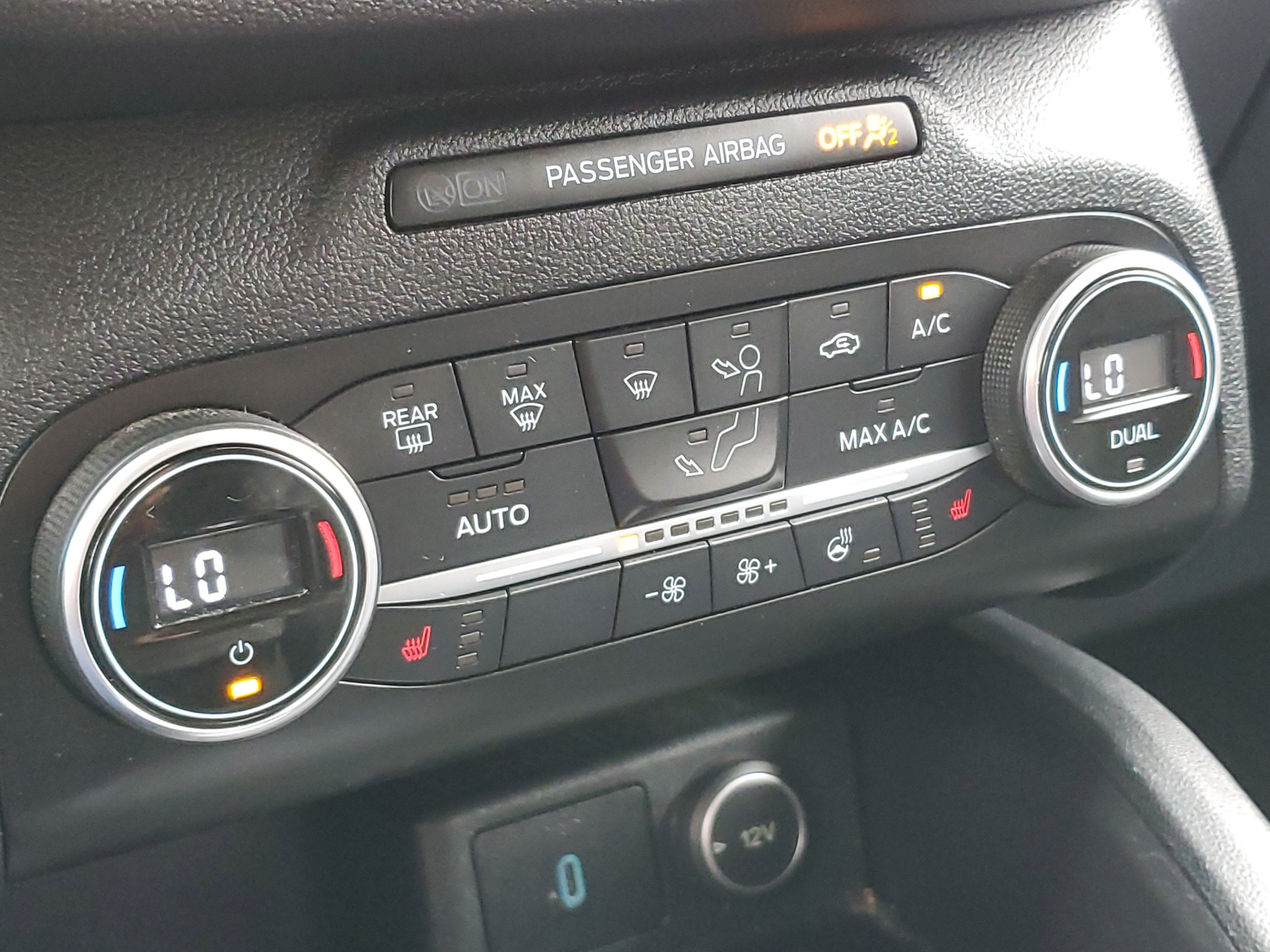 Certified 2020 Ford Escape Titanium AWD/4WD image 27