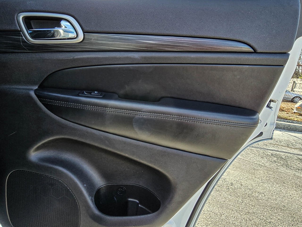 Used 2019 Jeep Grand Cherokee Altitude image 34