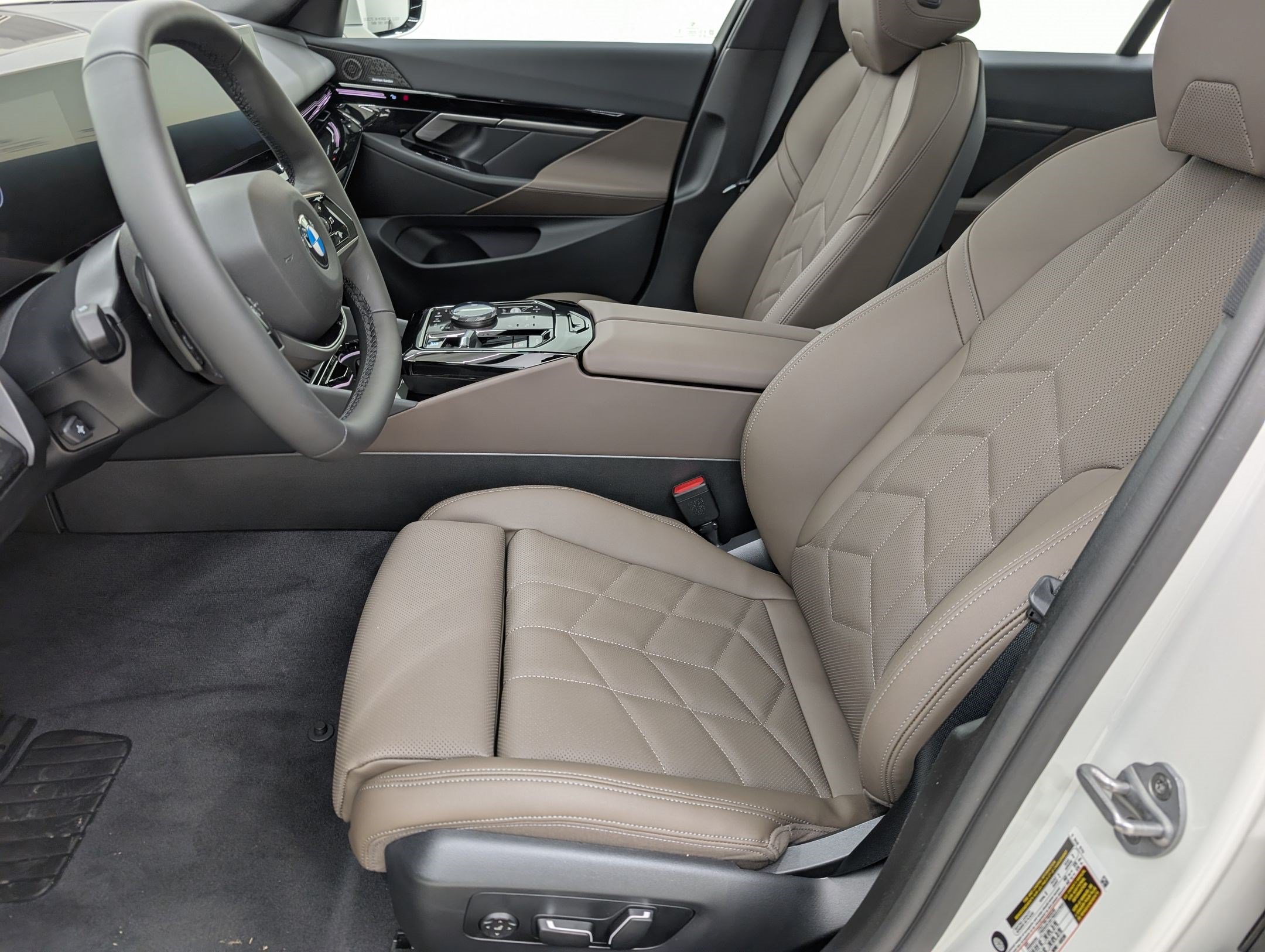 New 2026 BMW 530i w/ Premium Package RWD image 5
