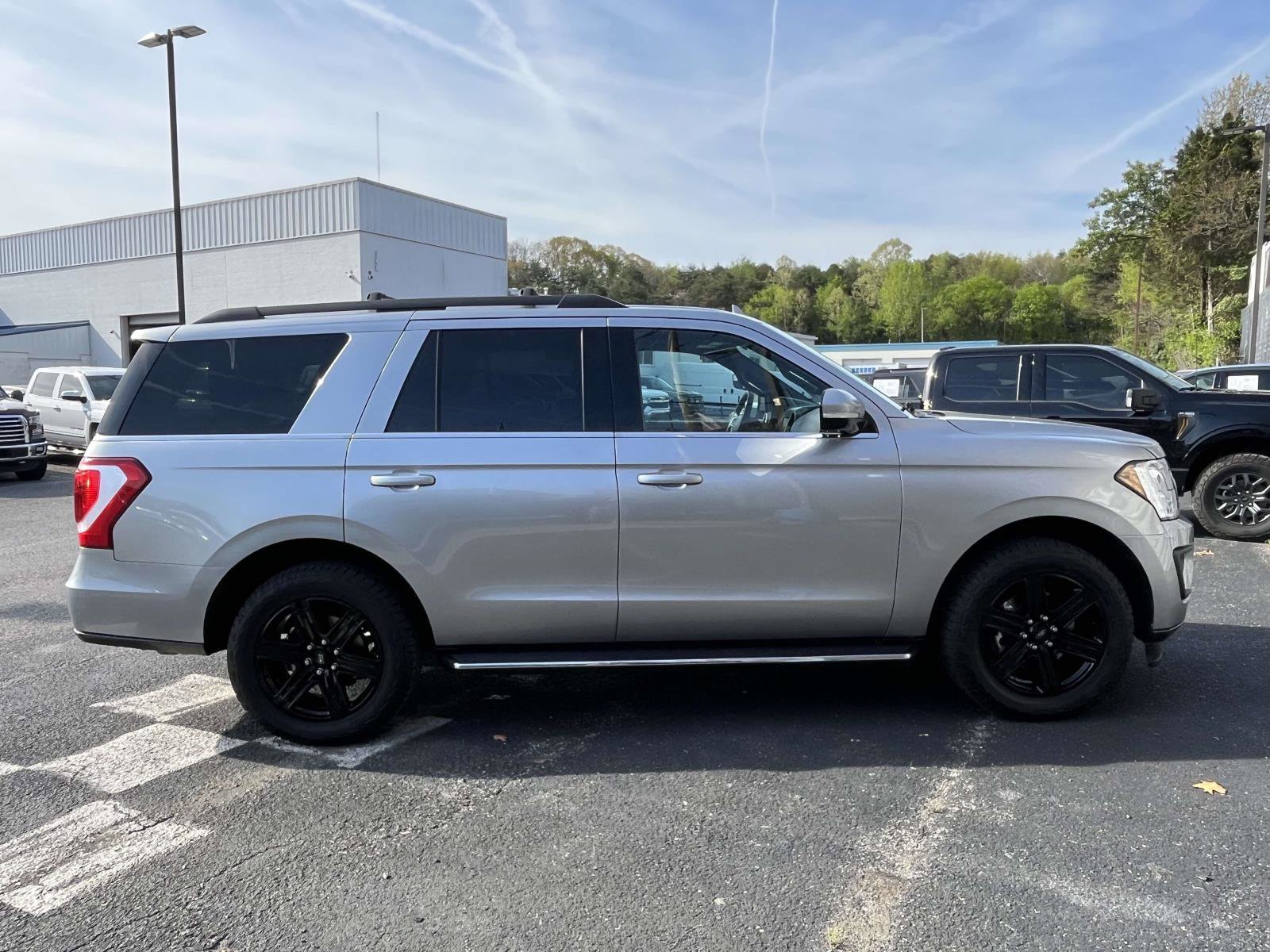 Used 2020 Ford Expedition XLT w/ Equipment Group 202A image 8
