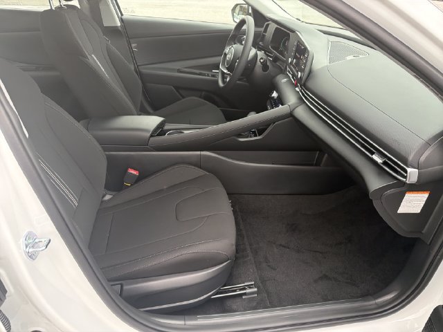 New 2026 Hyundai Elantra Hybrid FWD image 15