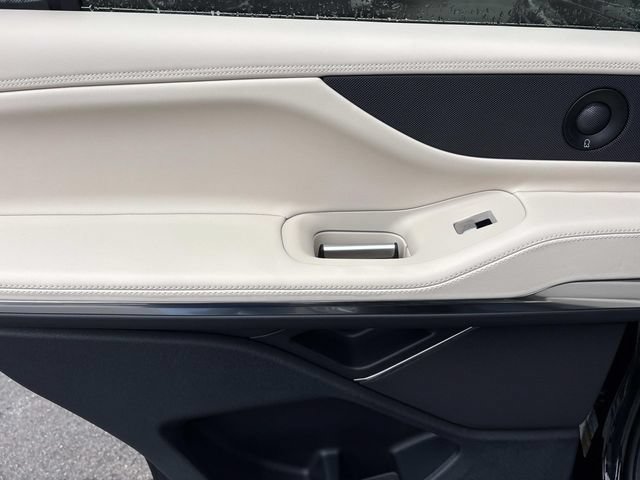 New 2027 Lincoln Navigator Premiere AWD/4WD image 19