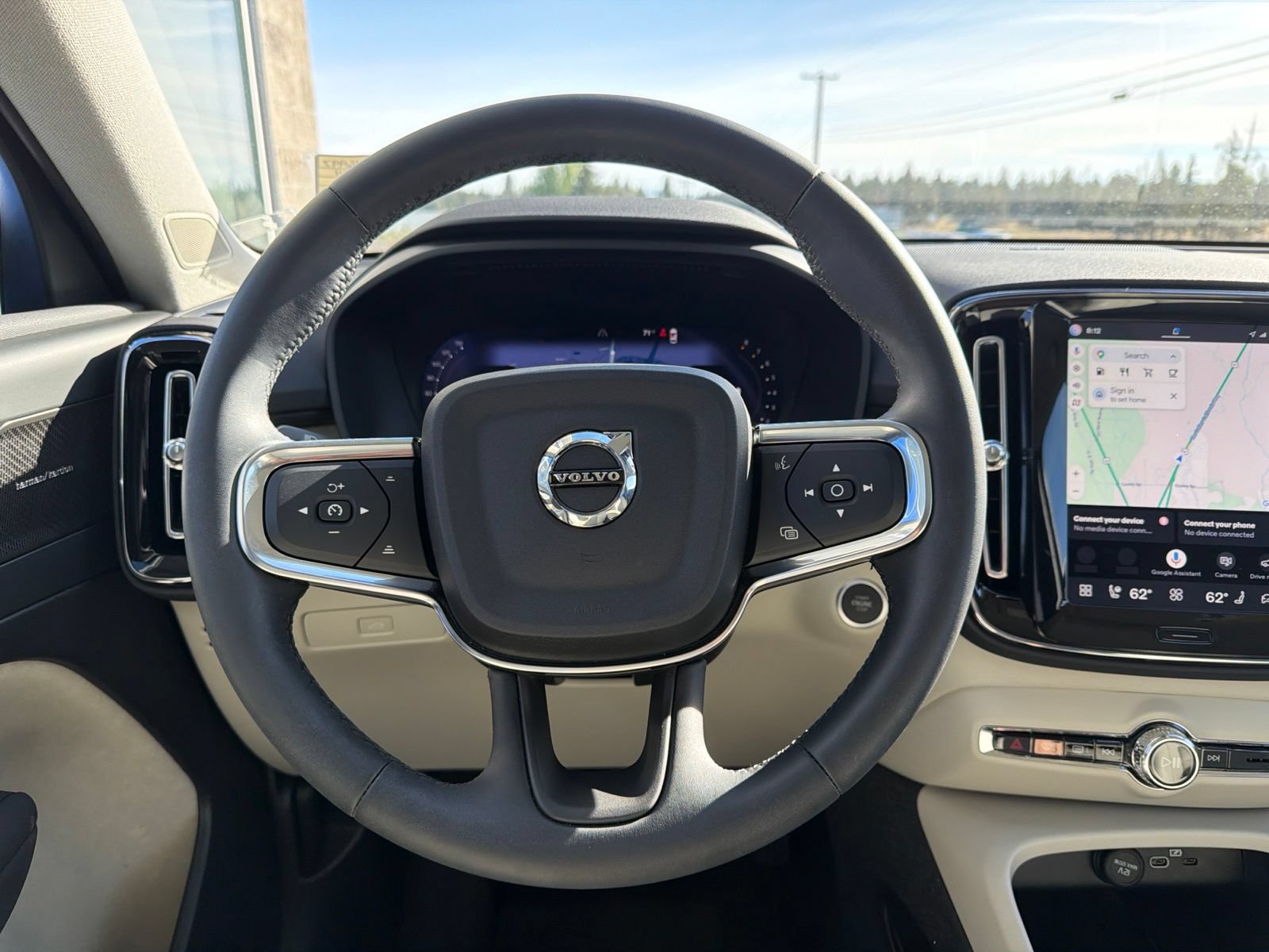Certified 2024 Volvo XC40 B5 Plus w/ Protection Package Premier AWD/4WD image 11