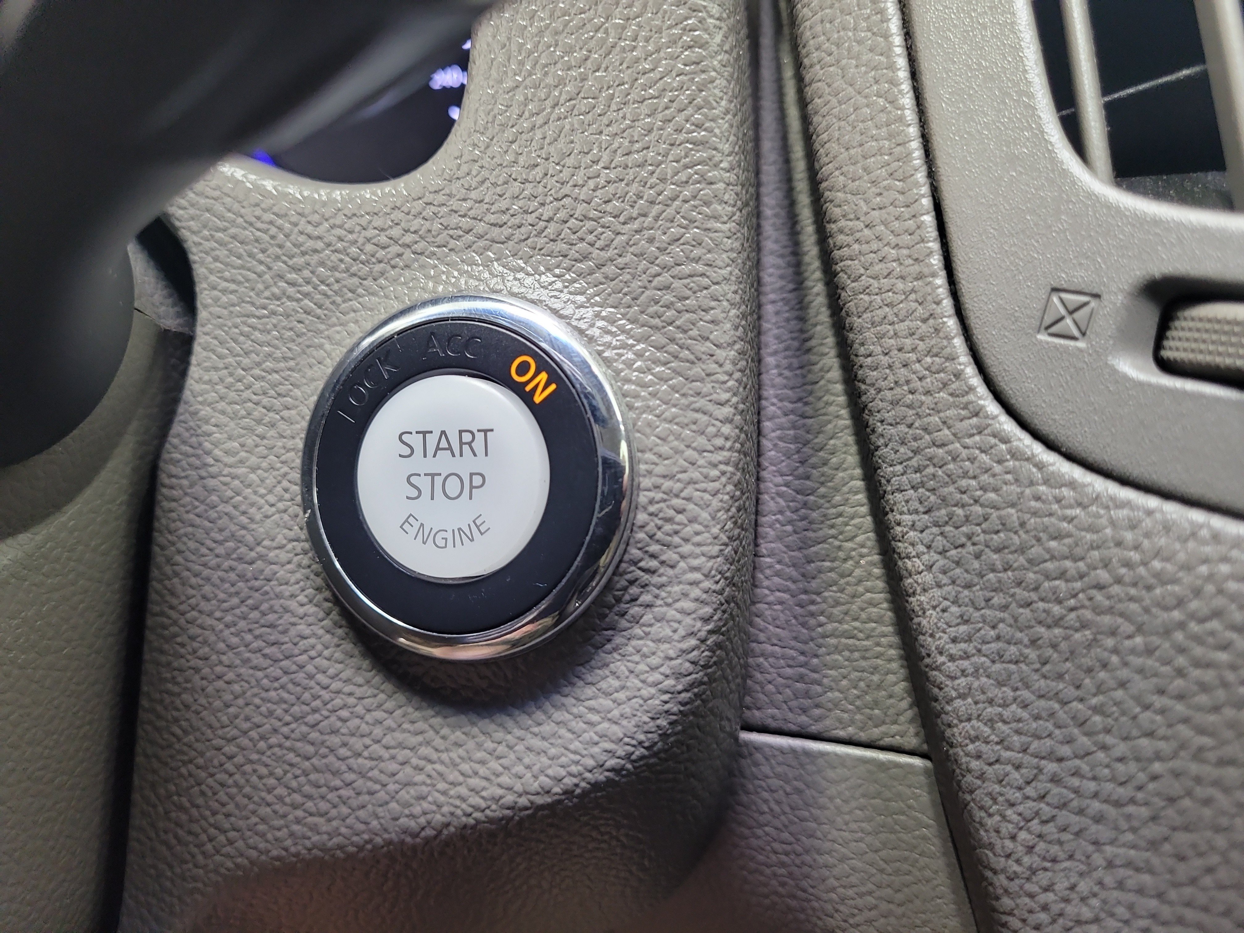 Used 2013 INFINITI G37 Convertible w/ Premium Pkg RWD image 19