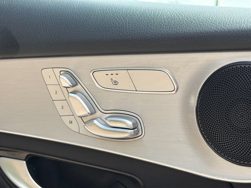 Used 2019 Mercedes-Benz GLC 300 image 34