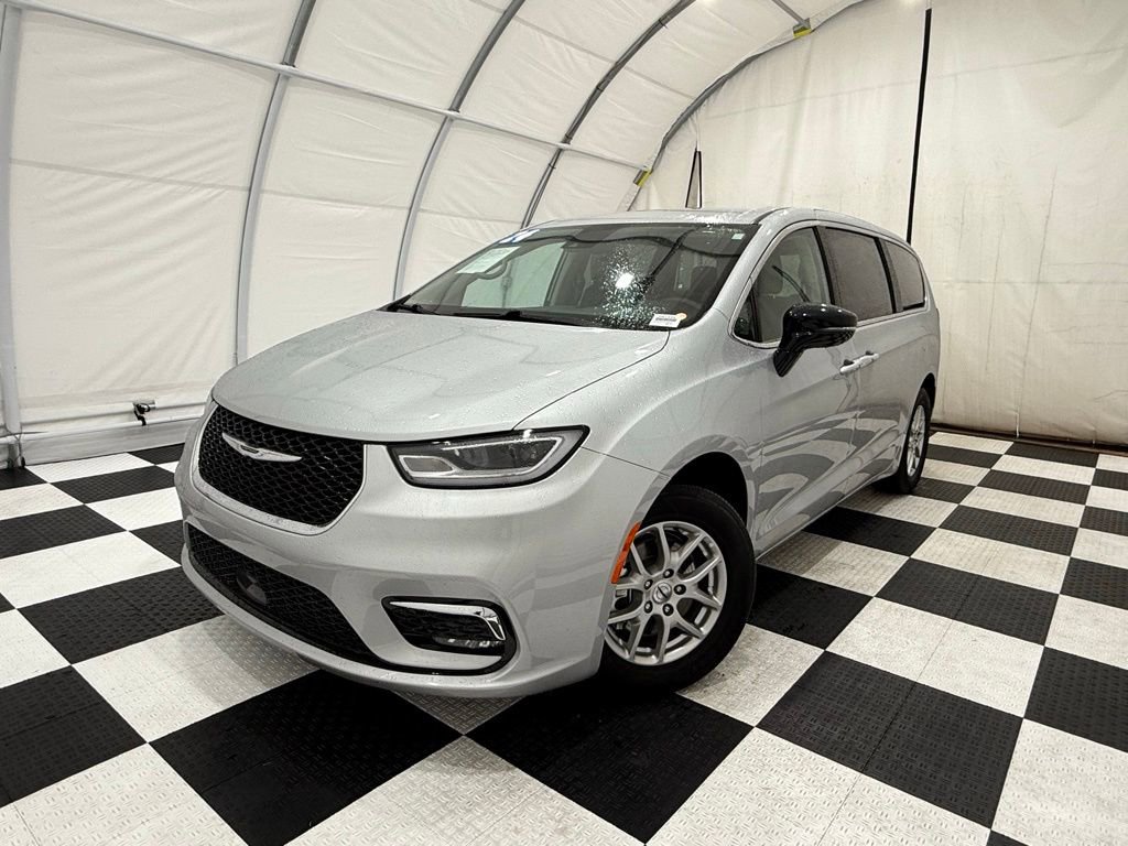 Used 2024 Chrysler Pacifica Touring-L