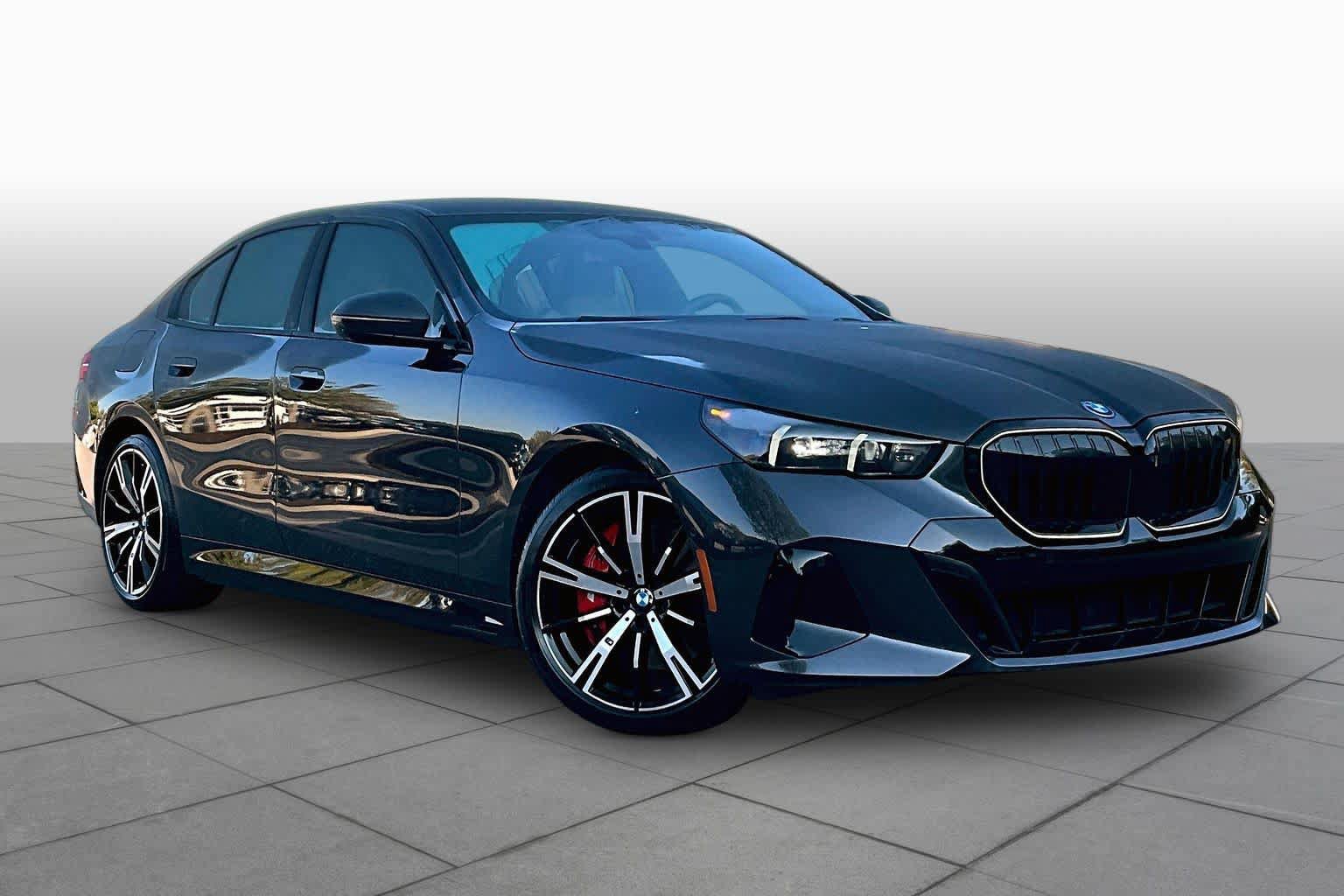 Used 2026 BMW 550e xDrive AWD/4WD image 2