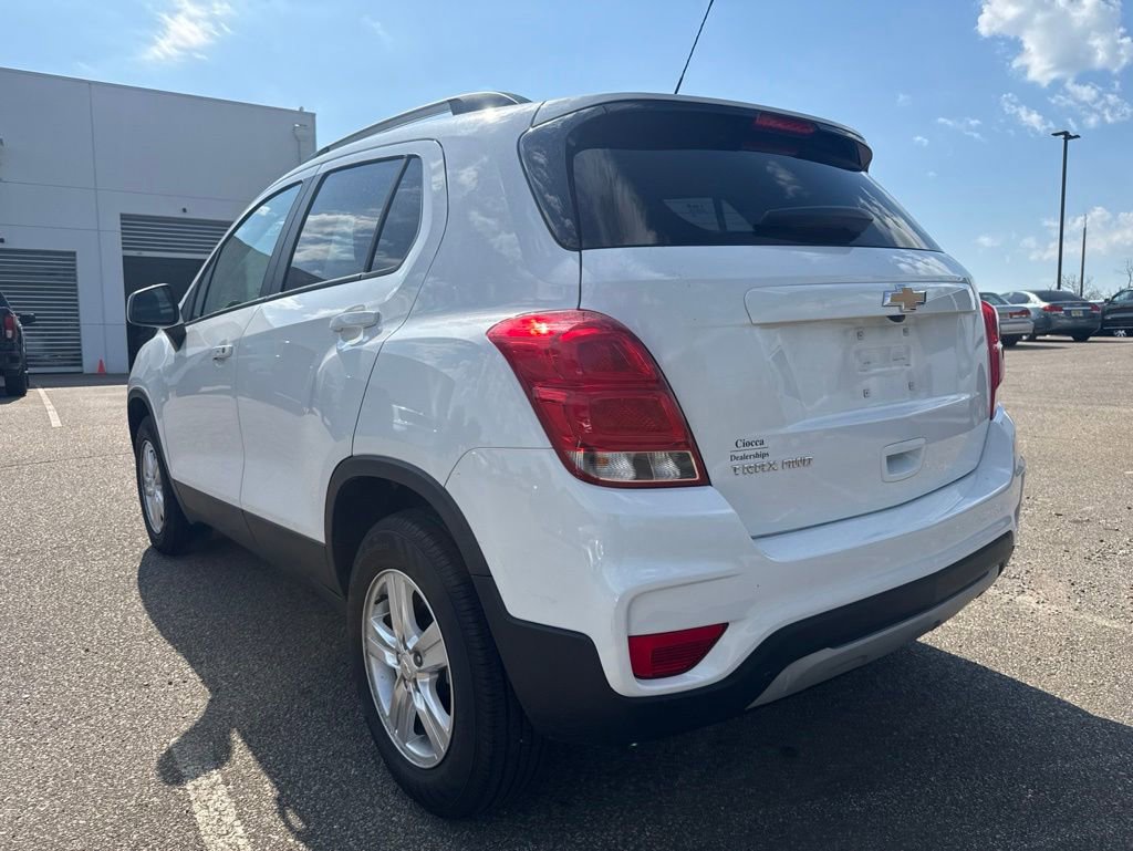 Used 2022 Chevrolet Trax LT w/ LT Convenience Package AWD/4WD image 7