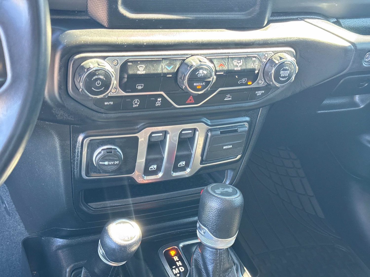 Used 2022 Jeep Wrangler Sport AWD/4WD image 31