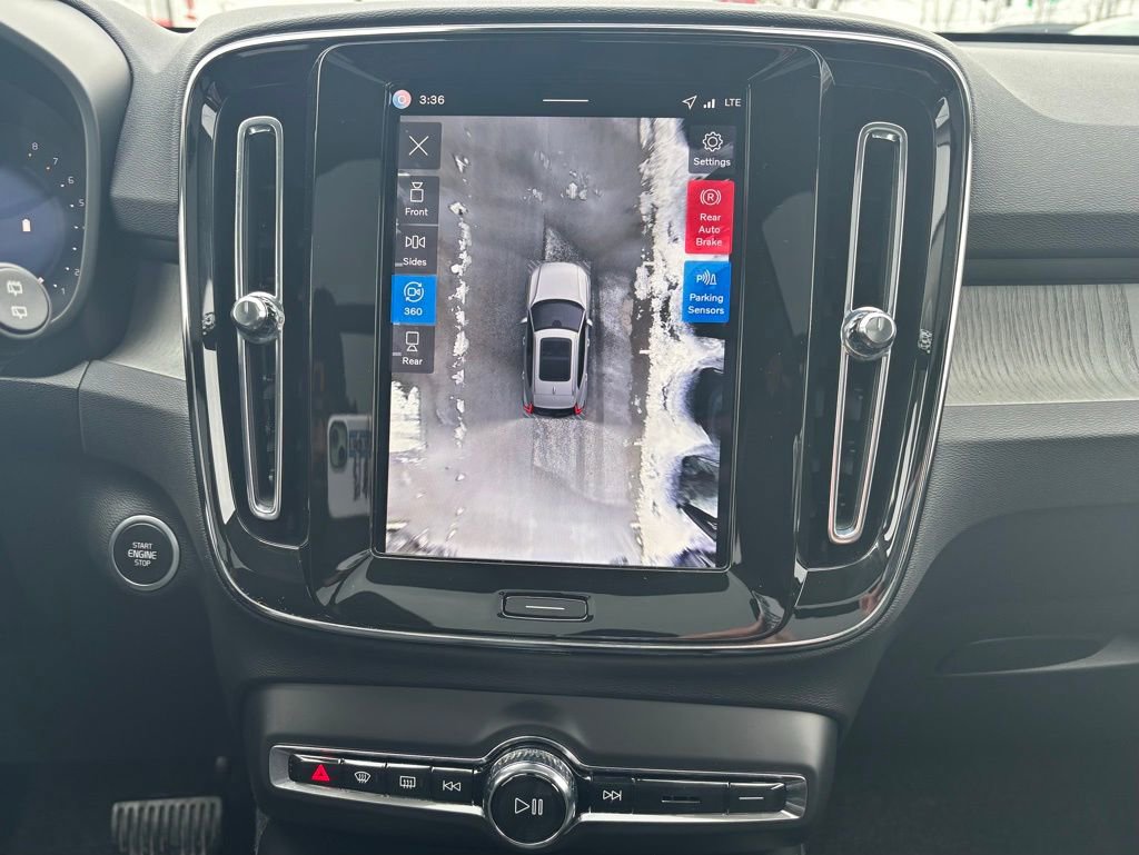 Certified 2026 Volvo XC40 B5 Plus w/ Protection Package Premier image 17