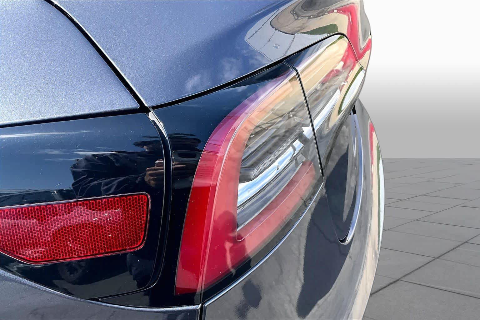 Used 2018 Tesla Model 3 Long Range RWD image 28